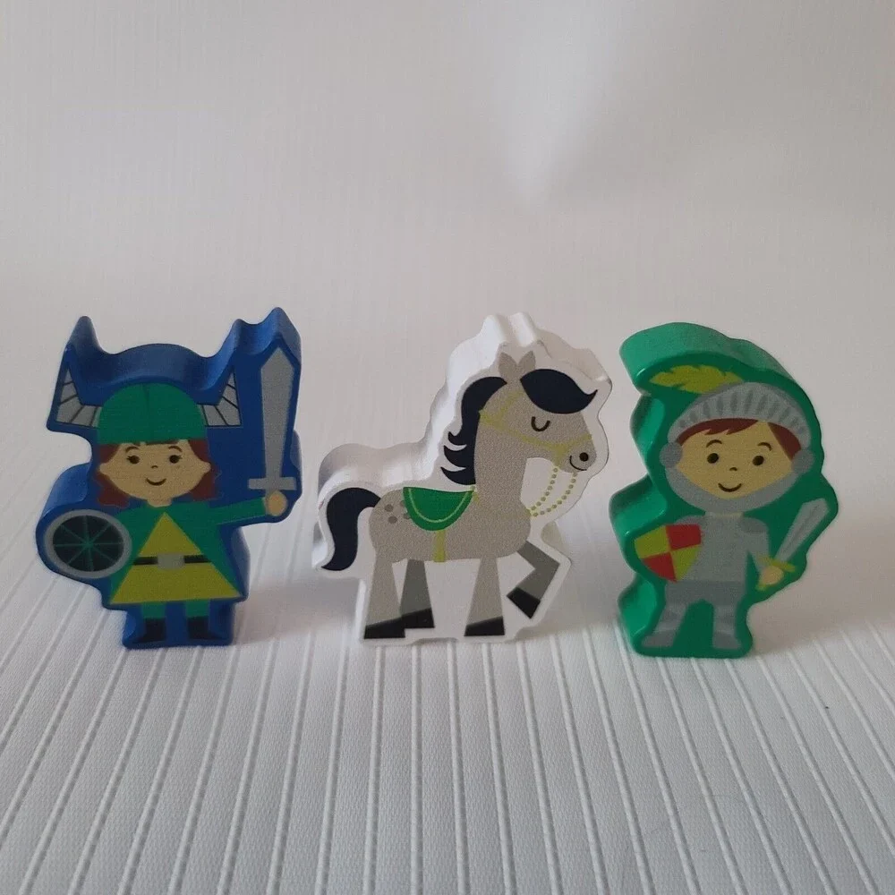 Wooden Medevil Castle Dragon Knight Princess Horse Lot